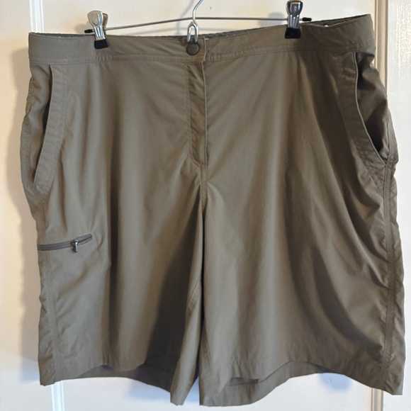 Llbean Comfort Trail shorts - Picture 6 of 7